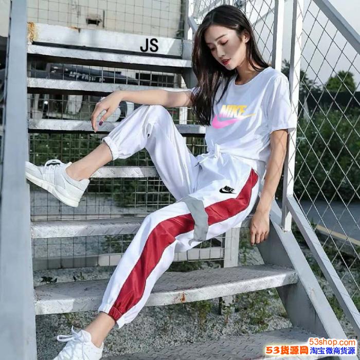 耐克阿迪斐乐彪马鞋服工厂 免费代理加微信：nikexie1155