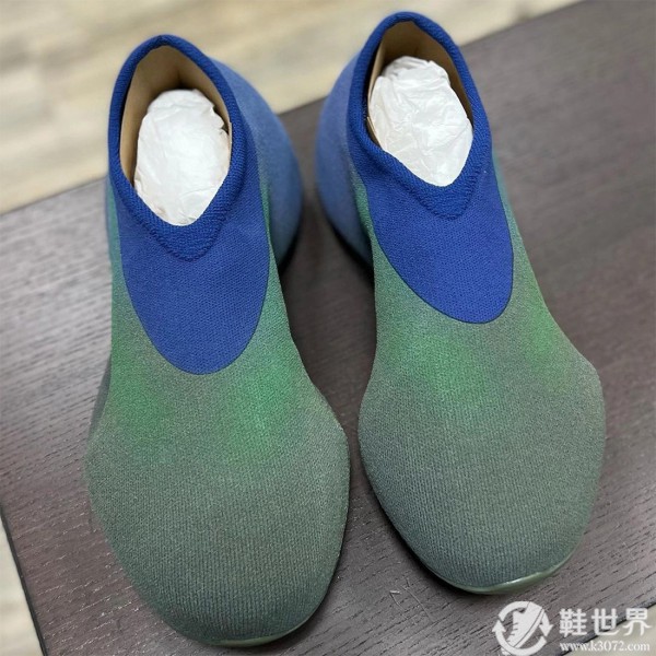 adidas,Yeezy,Knit Runner,Faded 侃爷「香蕉鞋」新配色首次曝光！这蓝绿渐变有点帅啊！